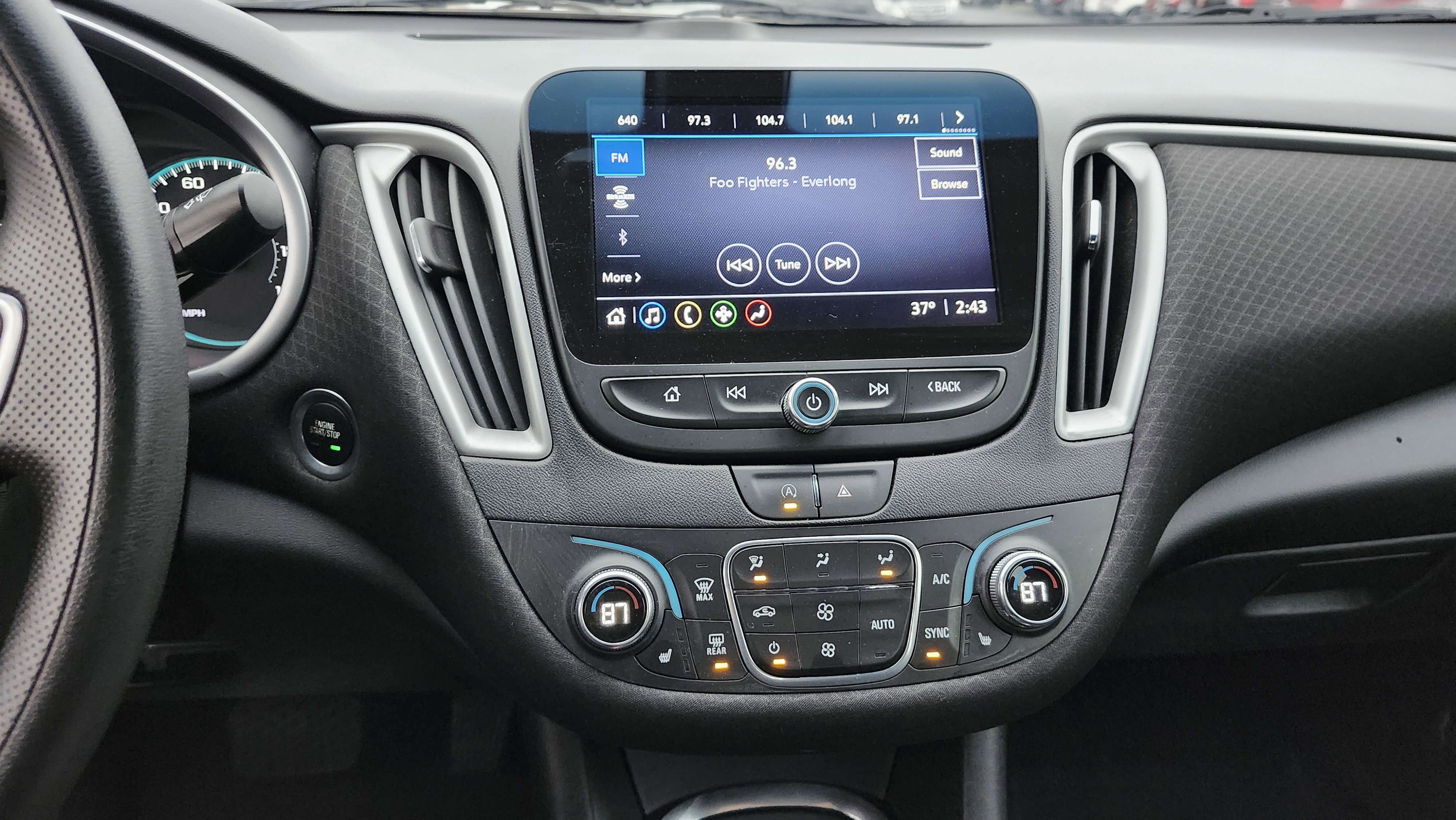 Used 2022 Chevrolet Malibu LT image 27