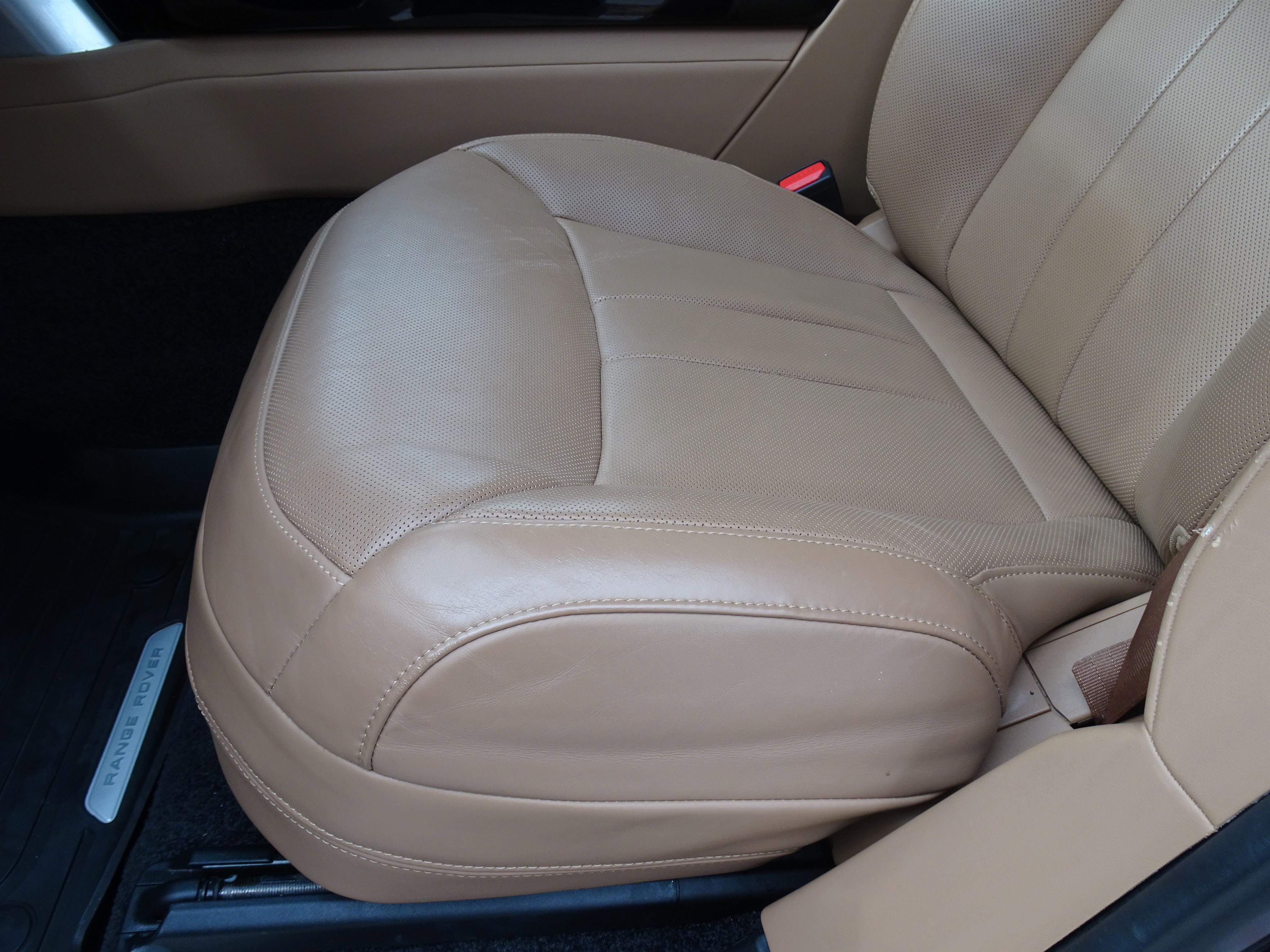 Certified 2024 Land Rover Range Rover SE image 14