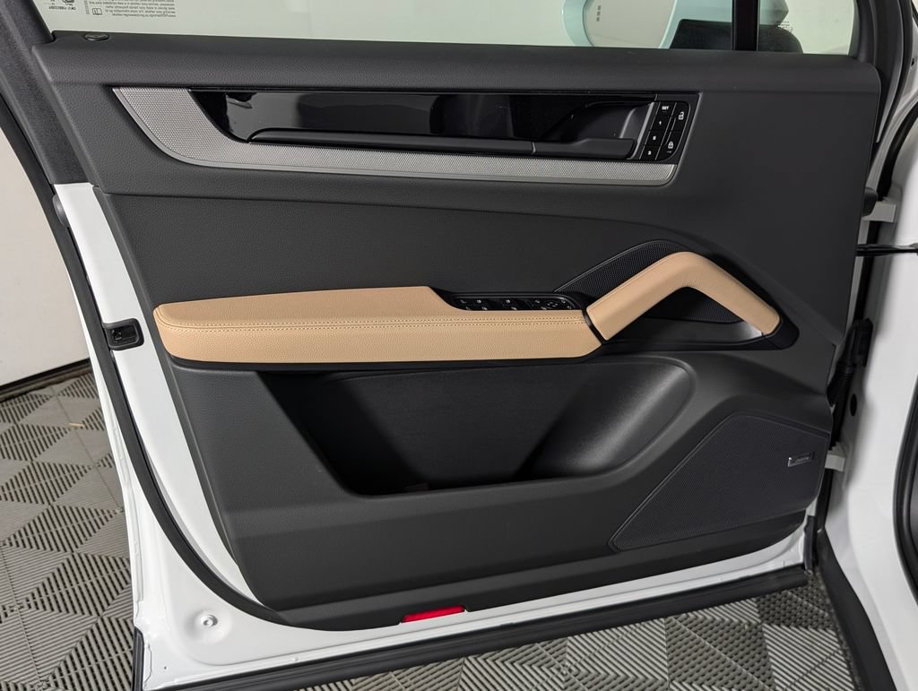 New 2026 Porsche Cayenne AWD/4WD image 25