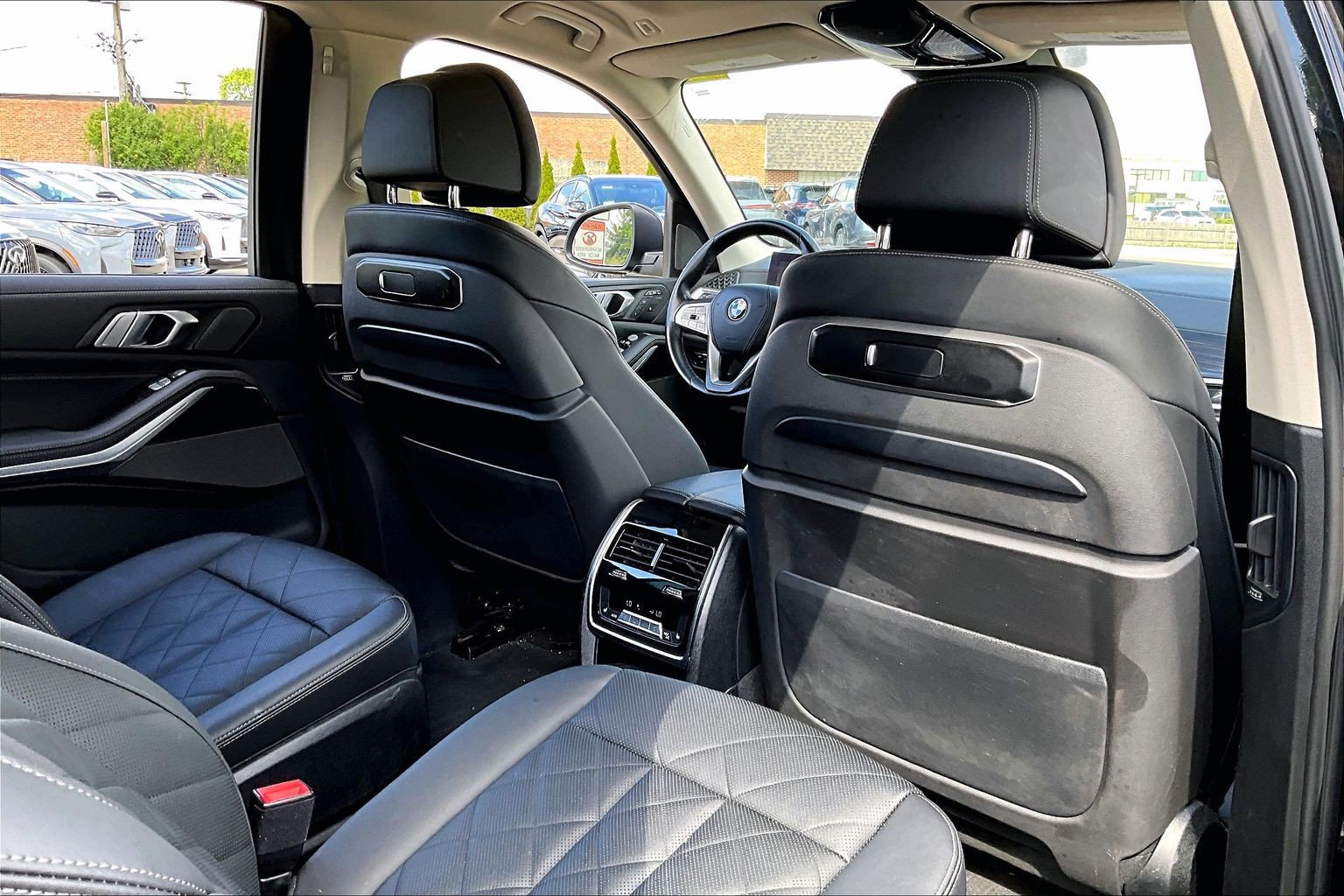 Used 2023 BMW X7 xDrive40i w/ Premium Package AWD/4WD image 28