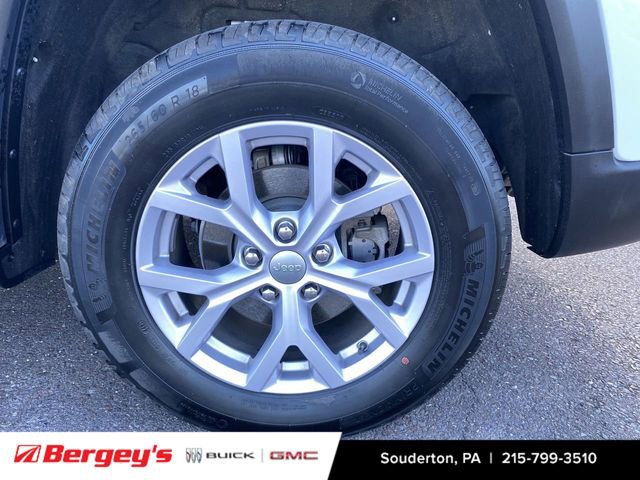 Used 2022 Jeep Grand Cherokee Limited AWD/4WD image 36