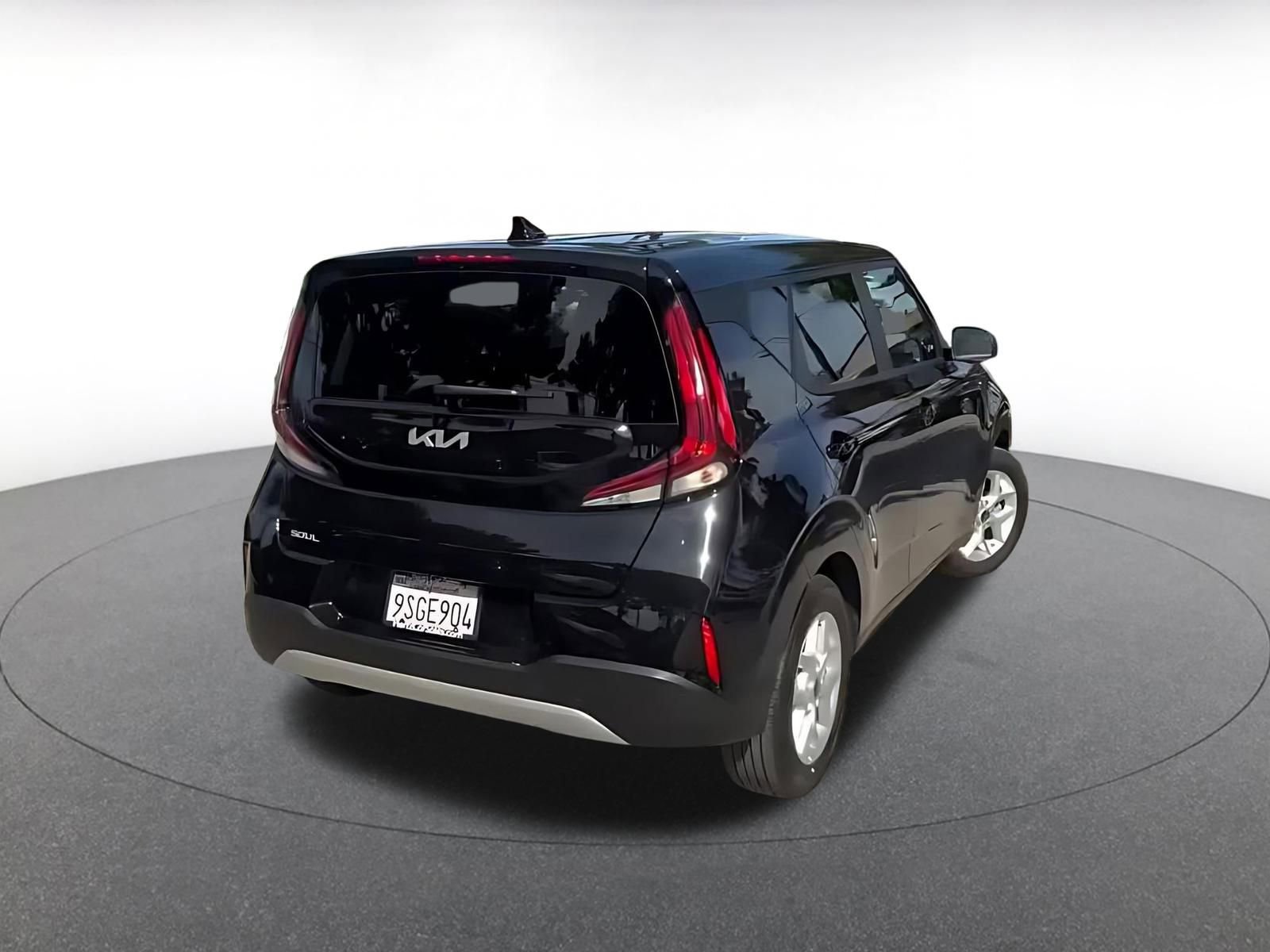 Used 2025 Kia Soul LX w/ LX Technology Package image 14