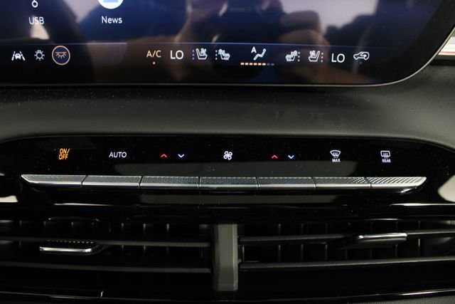 New 2026 Buick Enclave Avenir w/ Super Cruise Package FWD image 8