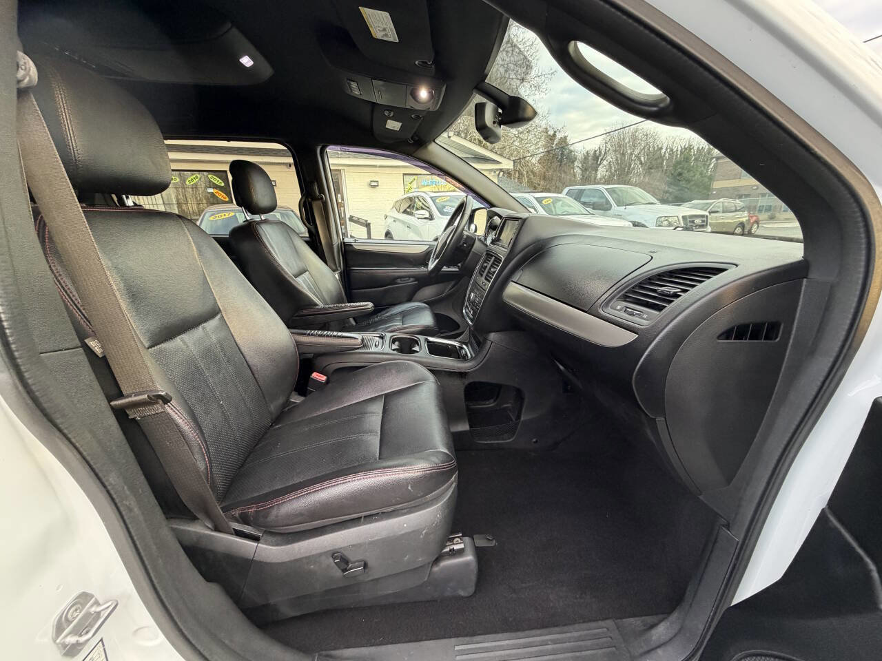 Used 2019 Dodge Grand Caravan GT FWD image 18