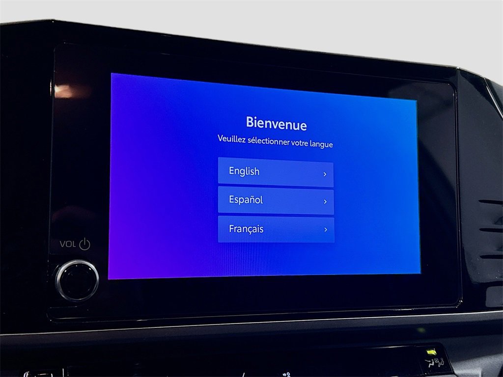 Used 2025 Toyota Camry SE w/ Convenience Package image 12