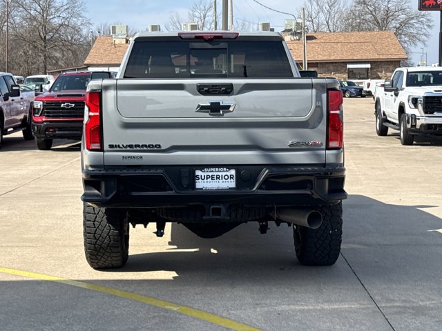Used 2025 Chevrolet Silverado 2500 ZR2 w/ Technology Package image 4