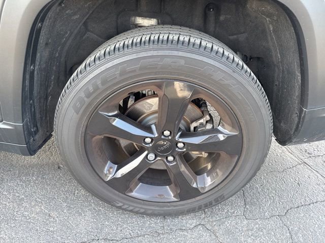 Used 2023 Jeep Grand Cherokee L Laredo image 6