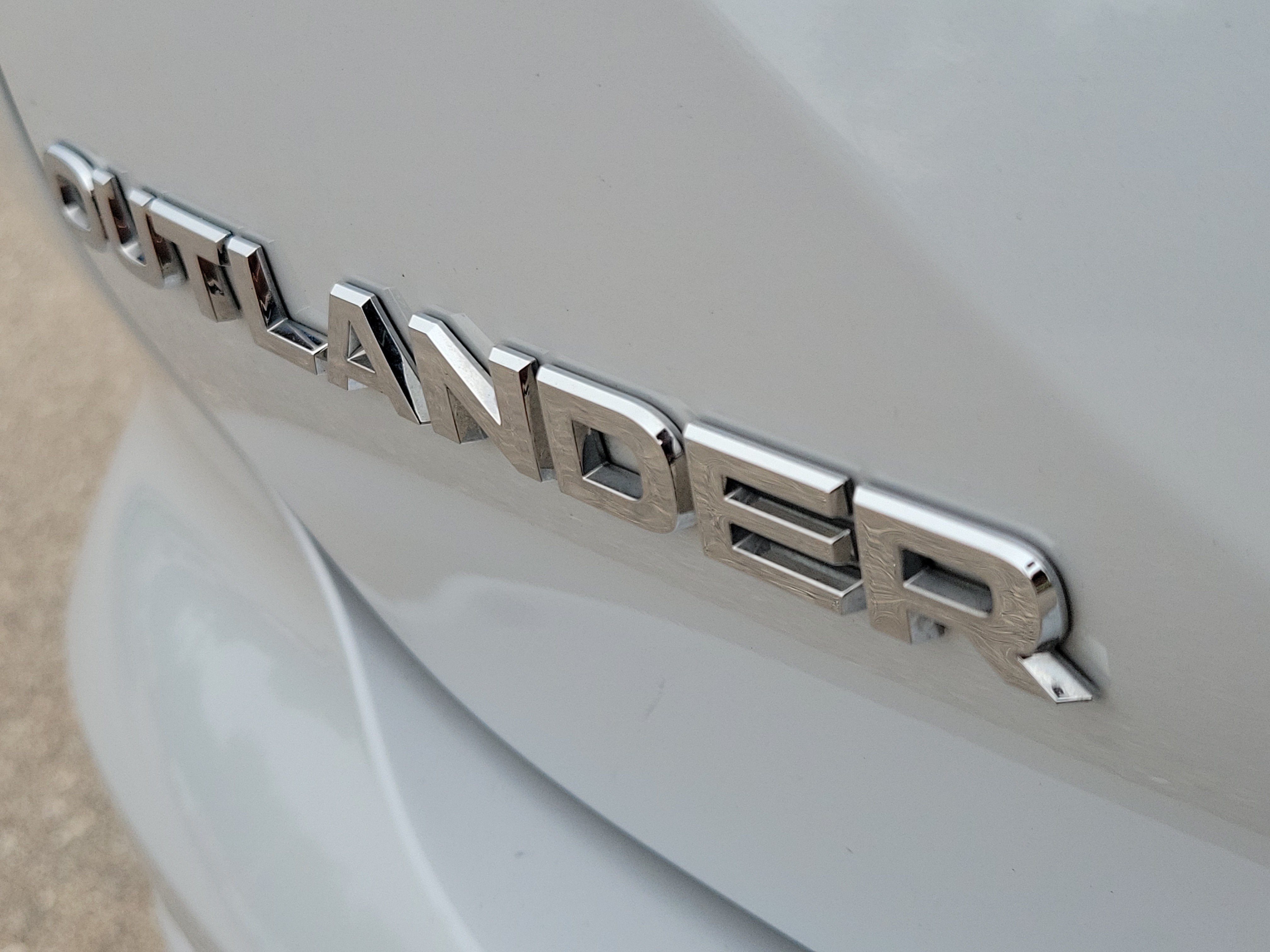 Used 2024 Mitsubishi Outlander SEL FWD image 9