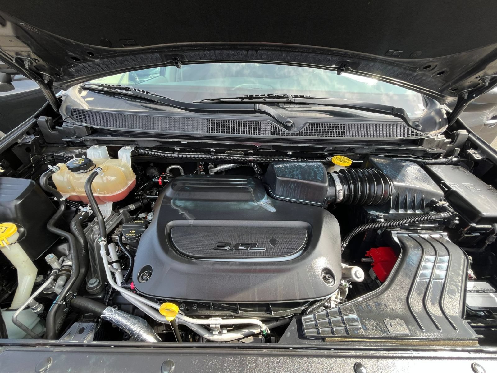 Used 2023 Chrysler Voyager LX FWD image 34