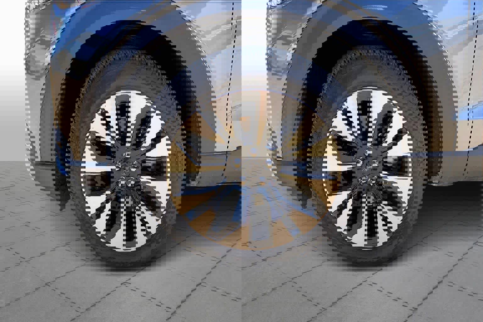 Used 2025 Ford Explorer Platinum w/ LUX Leather Package image 10