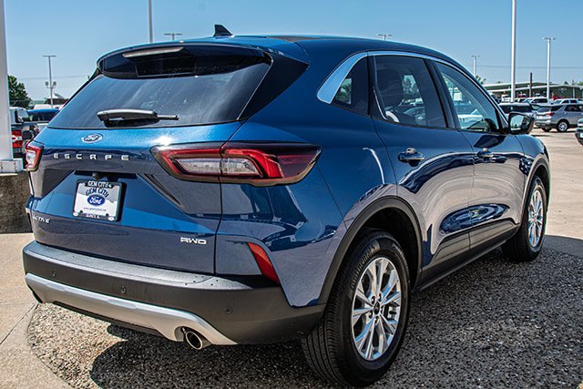 Used 2023 Ford Escape Active w/ Tech Pack #2 AWD/4WD image 4