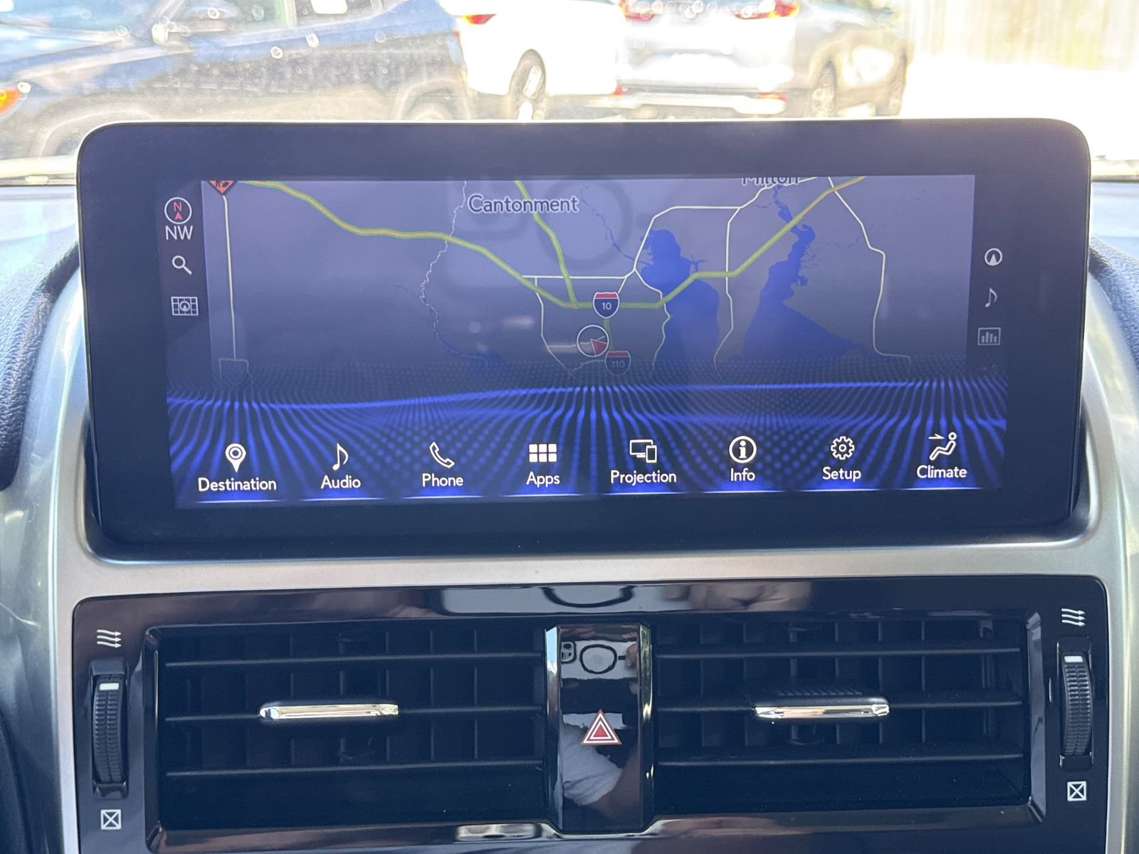 Used 2023 Lexus GX 460 Premium w/ Accessory Package AWD/4WD image 31