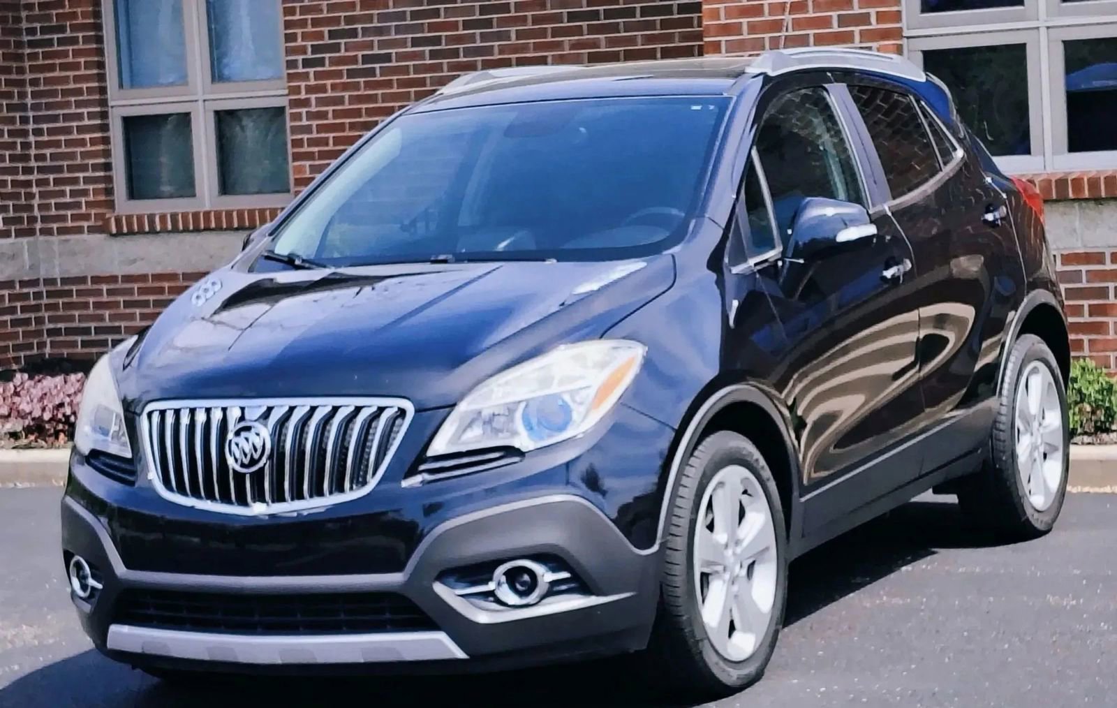 Used 2015 Buick Encore Leather FWD image 1