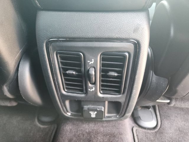 Used 2018 Jeep Grand Cherokee Altitude RWD image 22