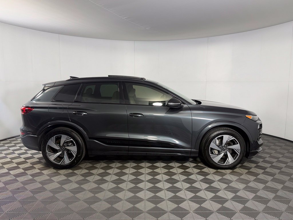 Used 2025 Audi Q6 e-tron Prestige w/ 20" Wheel Package AWD/4WD image 5
