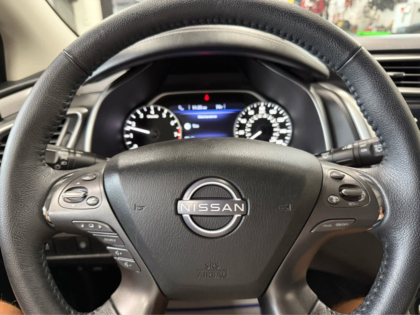 Used 2024 Nissan Murano SV w/ SV Midnight Edition Package image 17