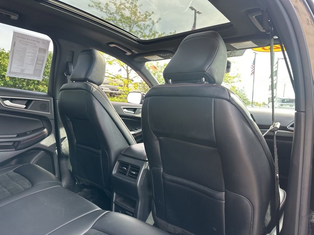 Used 2023 Ford Edge ST-Line w/ Class II Trailer Tow Package AWD/4WD image 29