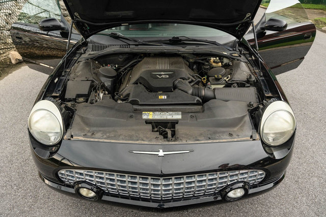 Used 2003 Ford Thunderbird RWD image 23