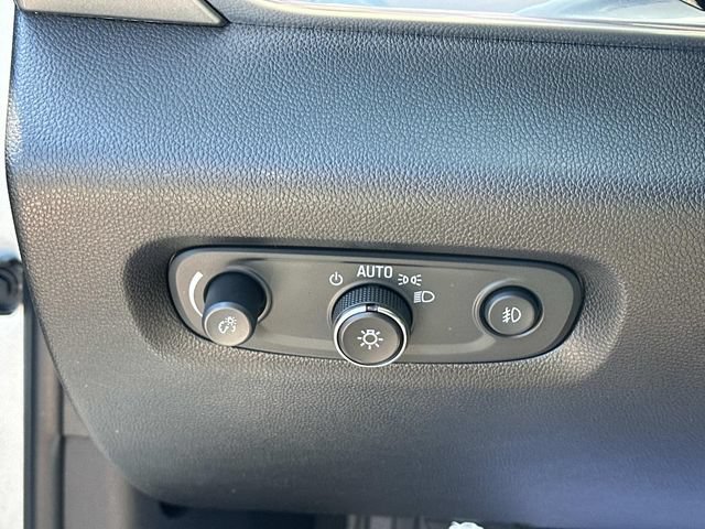 Used 2020 Chevrolet Traverse LT FWD image 16