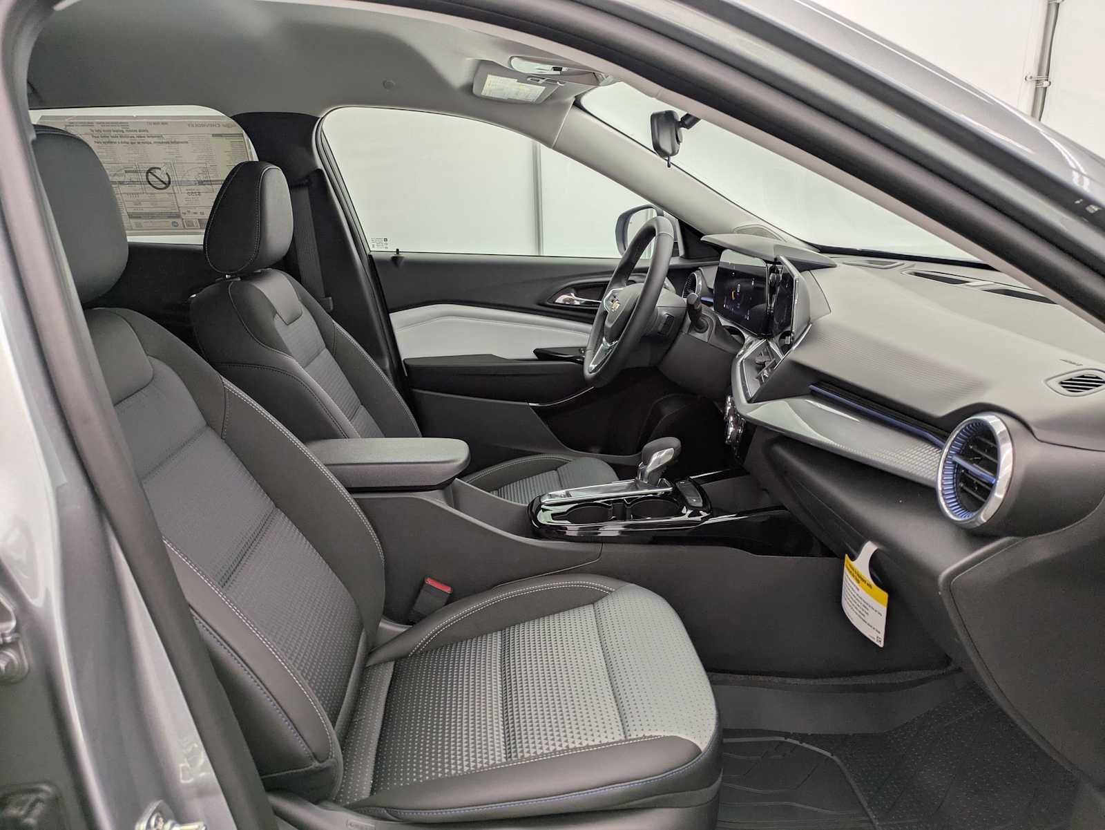 New 2026 Chevrolet Trax LT w/ Driver Confidence Package FWD image 22