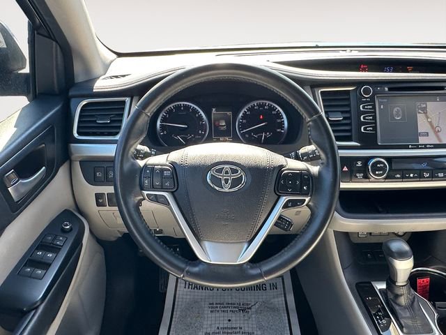 Used 2017 Toyota Highlander XLE image 12
