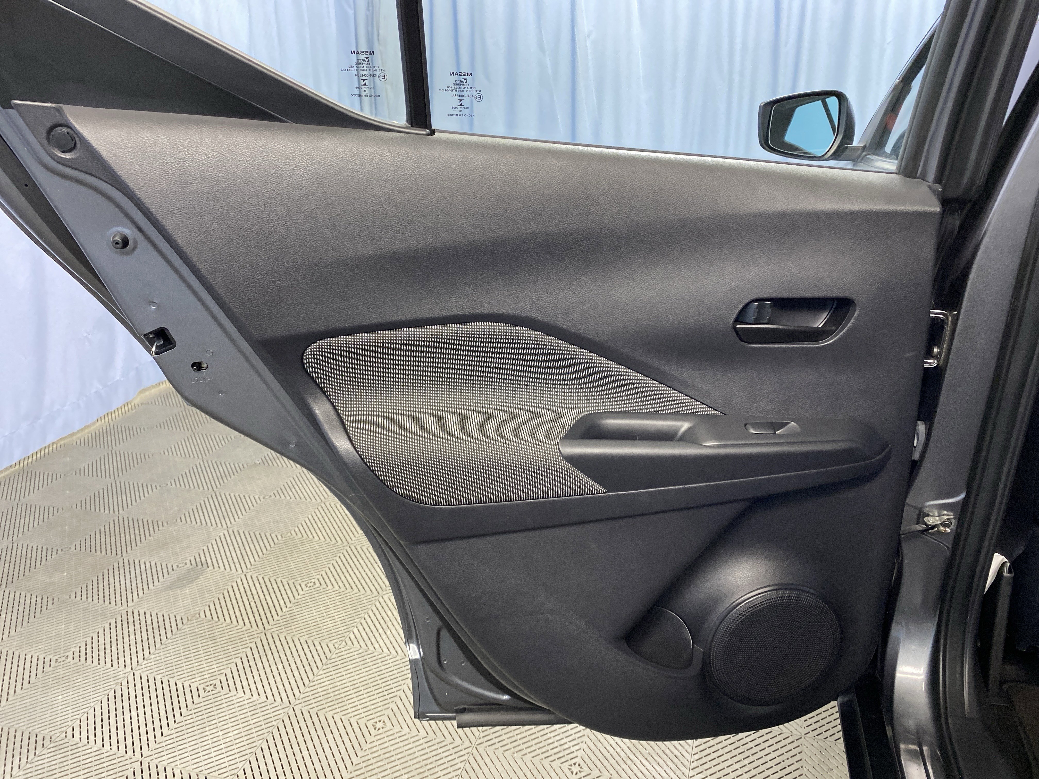 Used 2018 Nissan Kicks S image 21