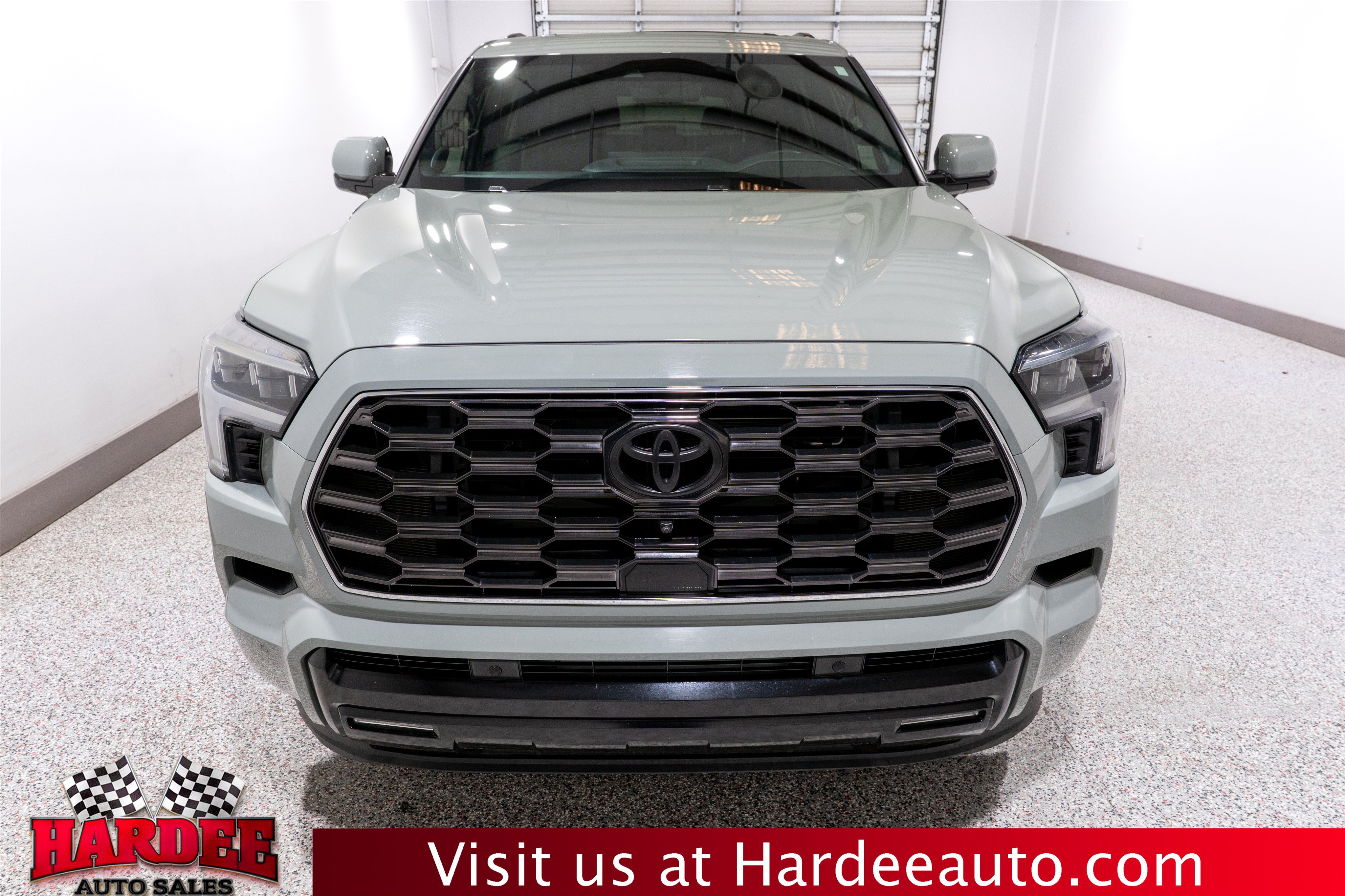 Used 2024 Toyota Sequoia Platinum AWD/4WD image 7