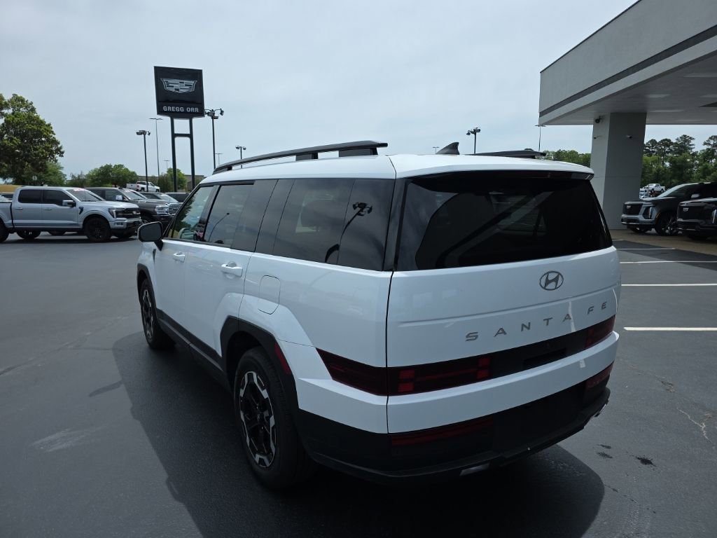 Used 2026 Hyundai Santa Fe SEL FWD image 2