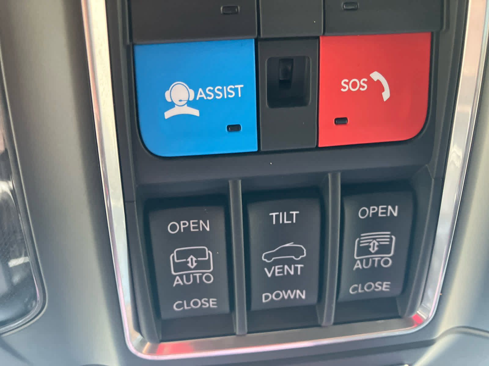 Used 2025 Jeep Grand Cherokee L Limited w/ Luxury Tech Group II image 23