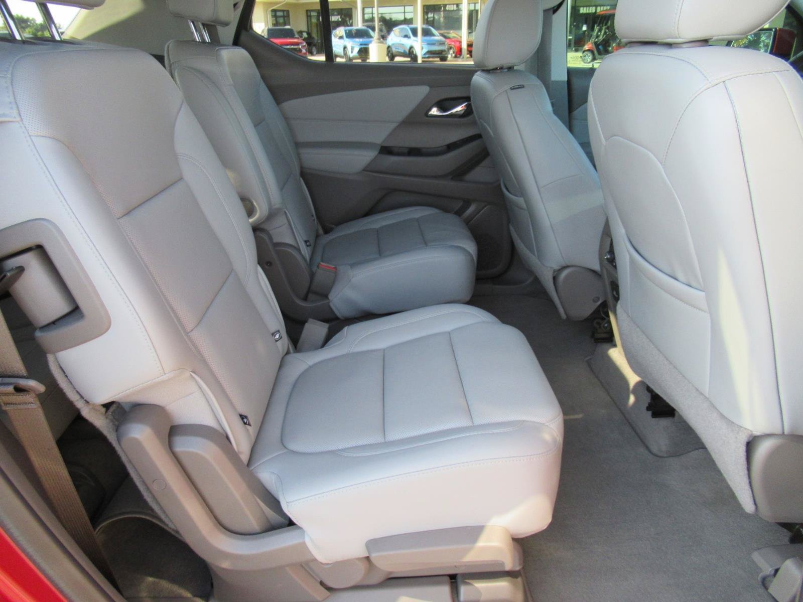 Used 2019 Chevrolet Traverse Premier w/ Driver Confidence II Package FWD image 33
