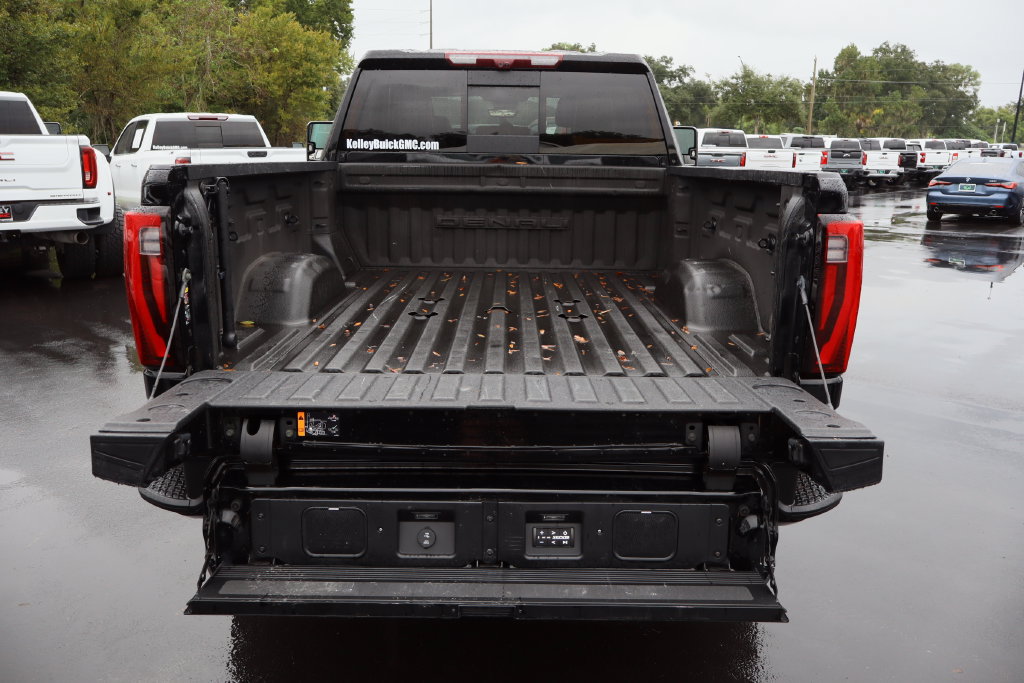 Certified 2024 GMC Sierra 3500 Denali Ultimate AWD/4WD image 29