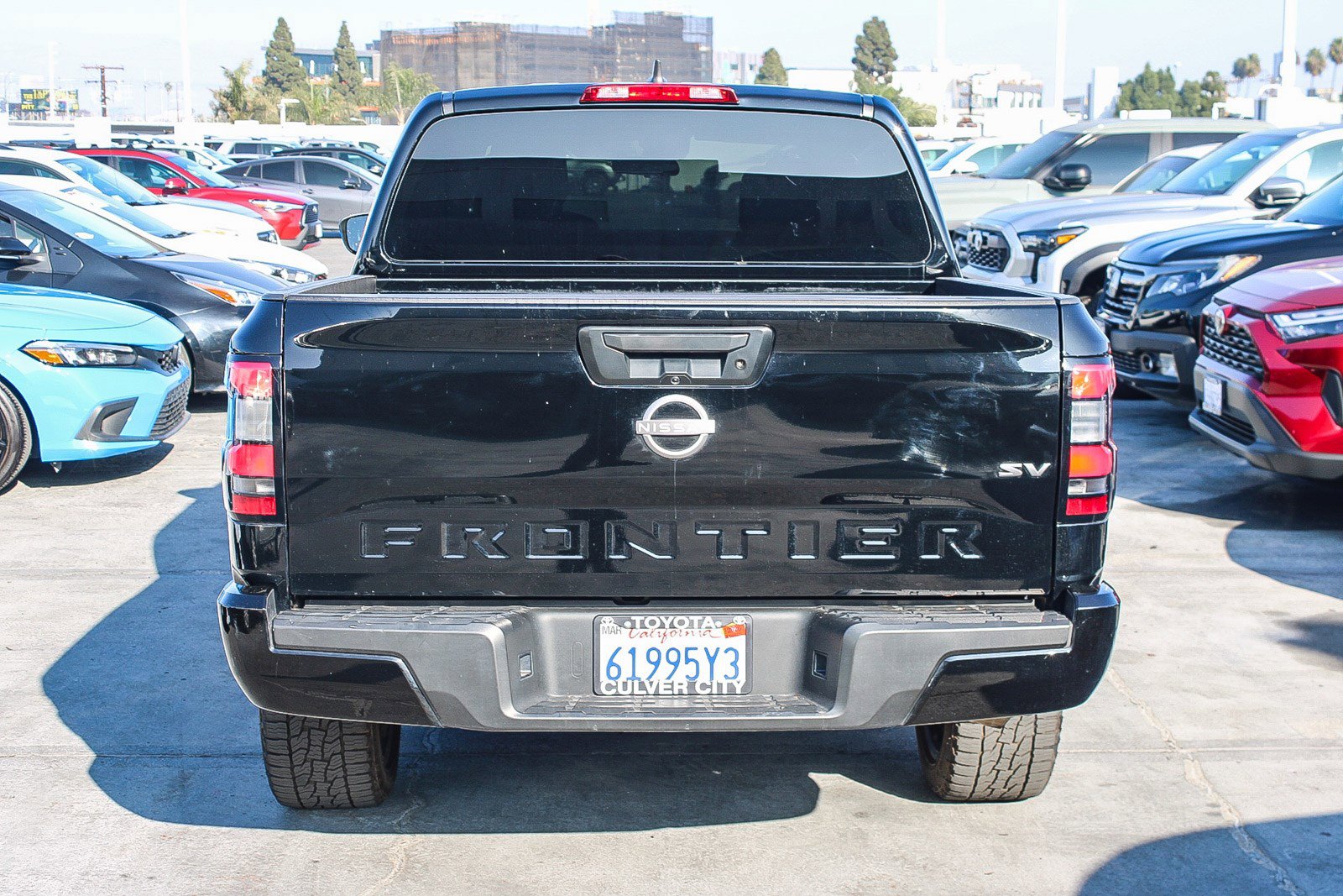 Used 2024 Nissan Frontier SV image 8