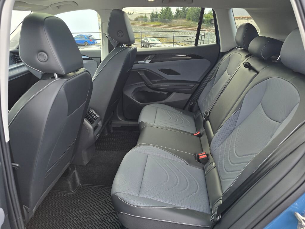 New 2026 Volkswagen Tiguan SE image 38