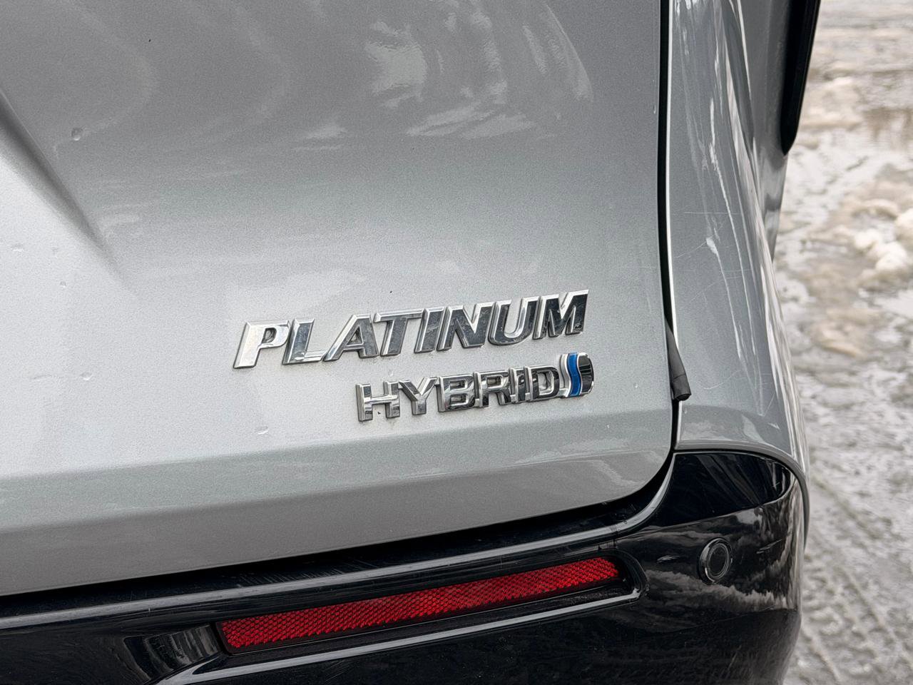 Used 2022 Toyota Sienna Platinum image 13