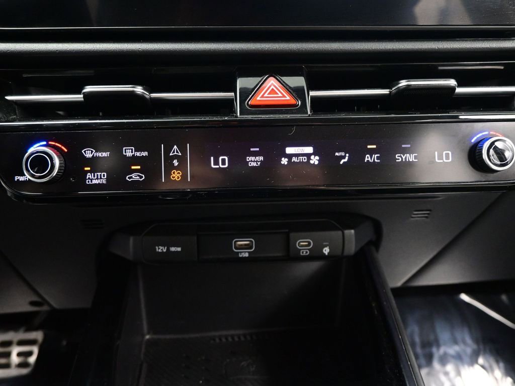 Used 2023 Kia Niro EX Touring image 17