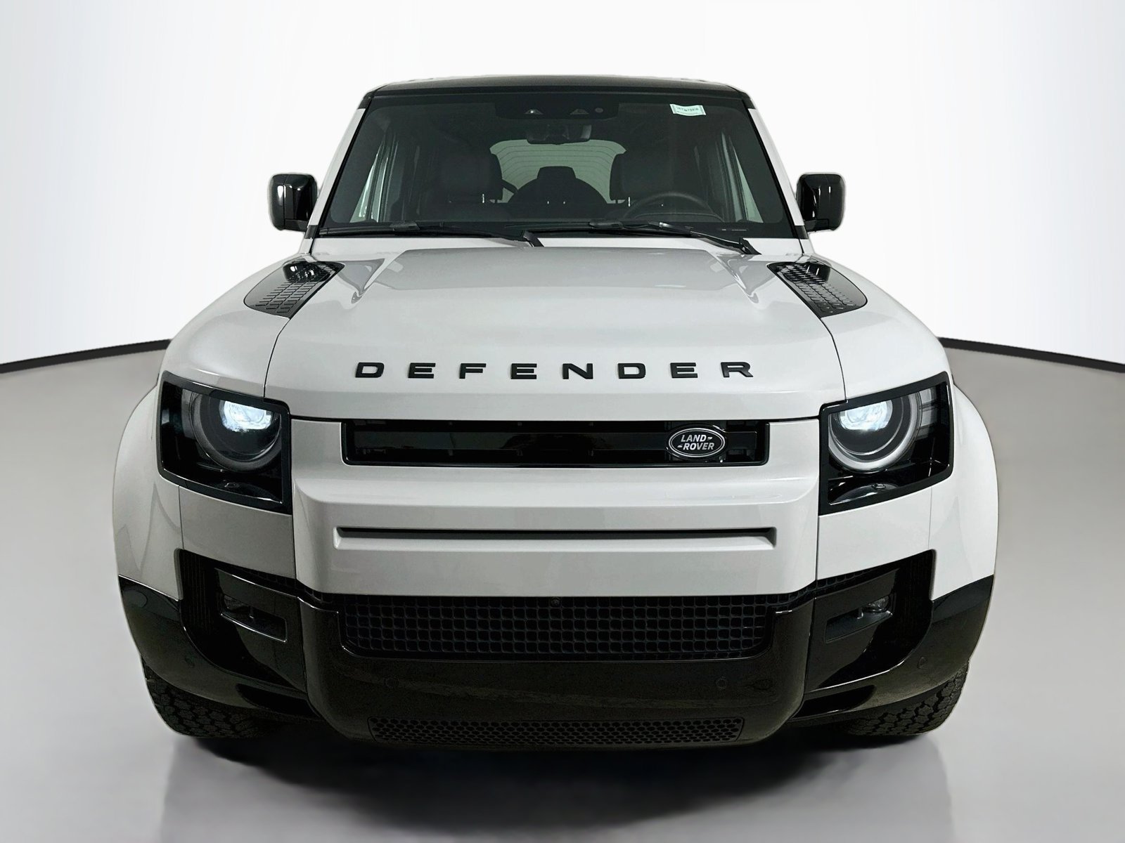 New 2026 Land Rover Defender 110 X-Dynamic SE AWD/4WD image 2