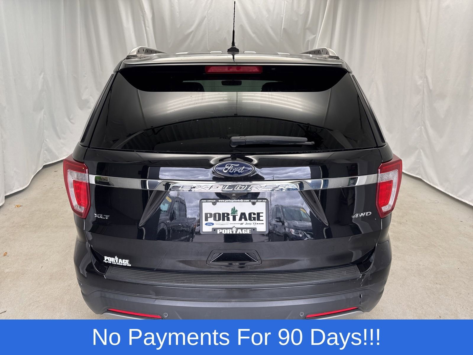 Certified 2019 Ford Explorer XLT w/ Equipment Group 202A image 3