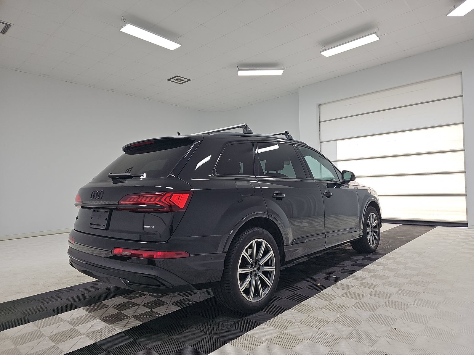 Used 2023 Audi Q7 2.0T Premium Plus w/ Premium Plus Package AWD/4WD image 17
