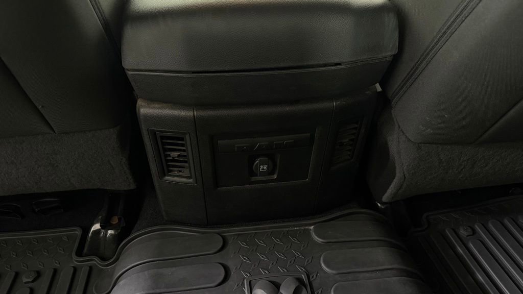 Used 2023 RAM 1500 Classic SLT w/ Electronics Convenience Group AWD/4WD image 27