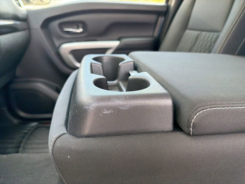 Used 2019 Nissan Titan SV image 24