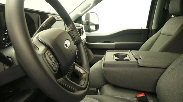 New 2026 Ford F250 XLT w/ FX4 Off-Road Package AWD/4WD image 17