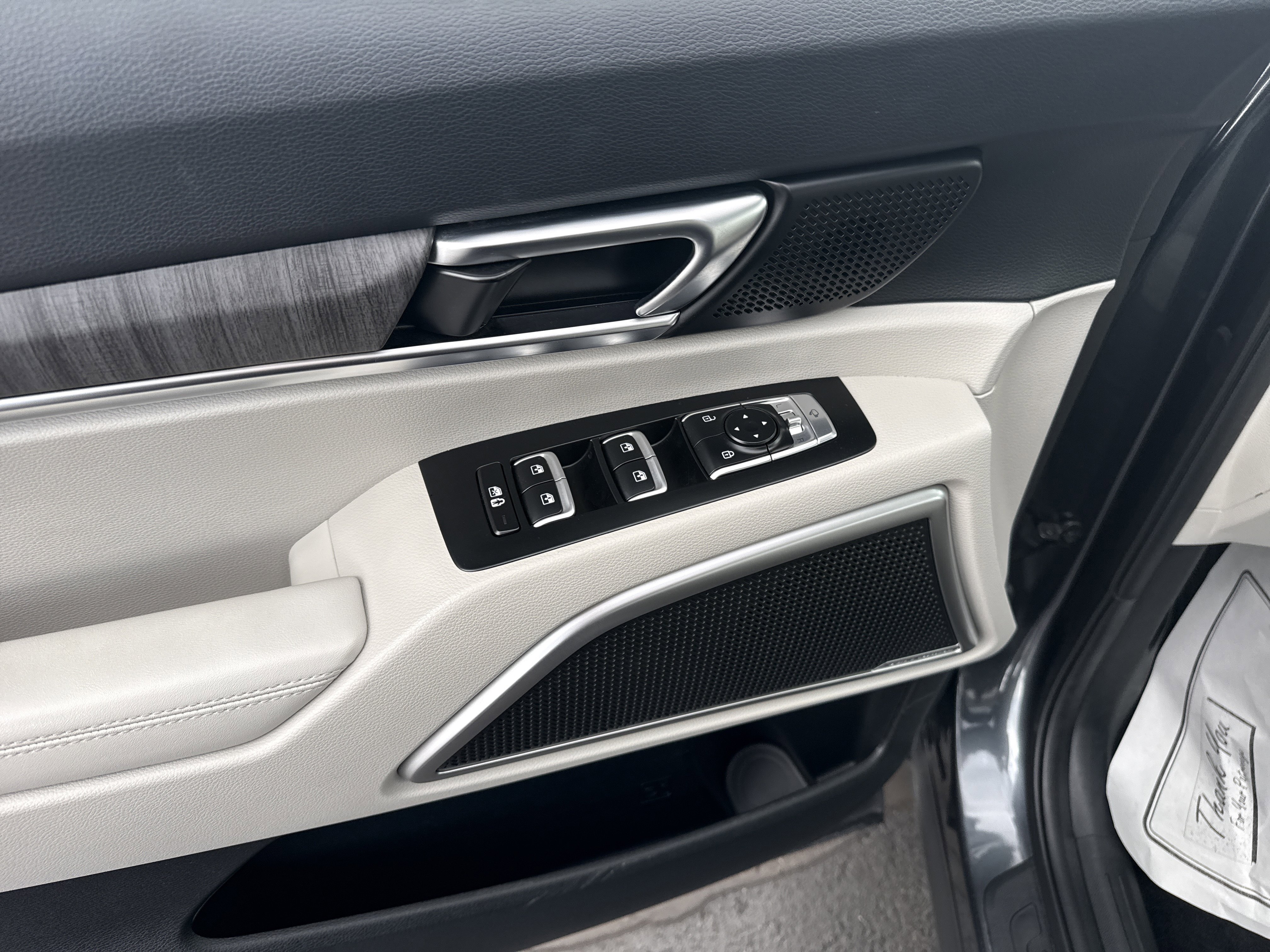 Used 2023 Kia Telluride EX image 17