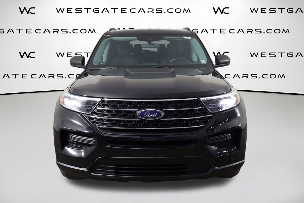 Used 2021 Ford Explorer XLT image 2