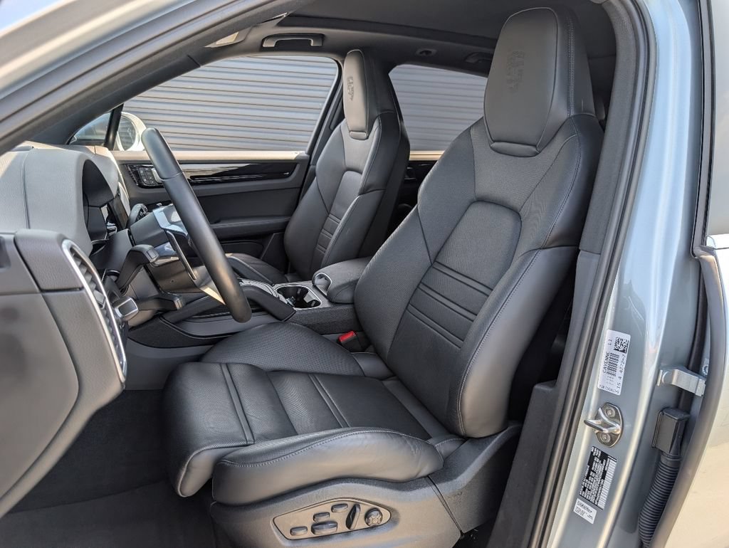 Certified 2023 Porsche Cayenne AWD/4WD image 5