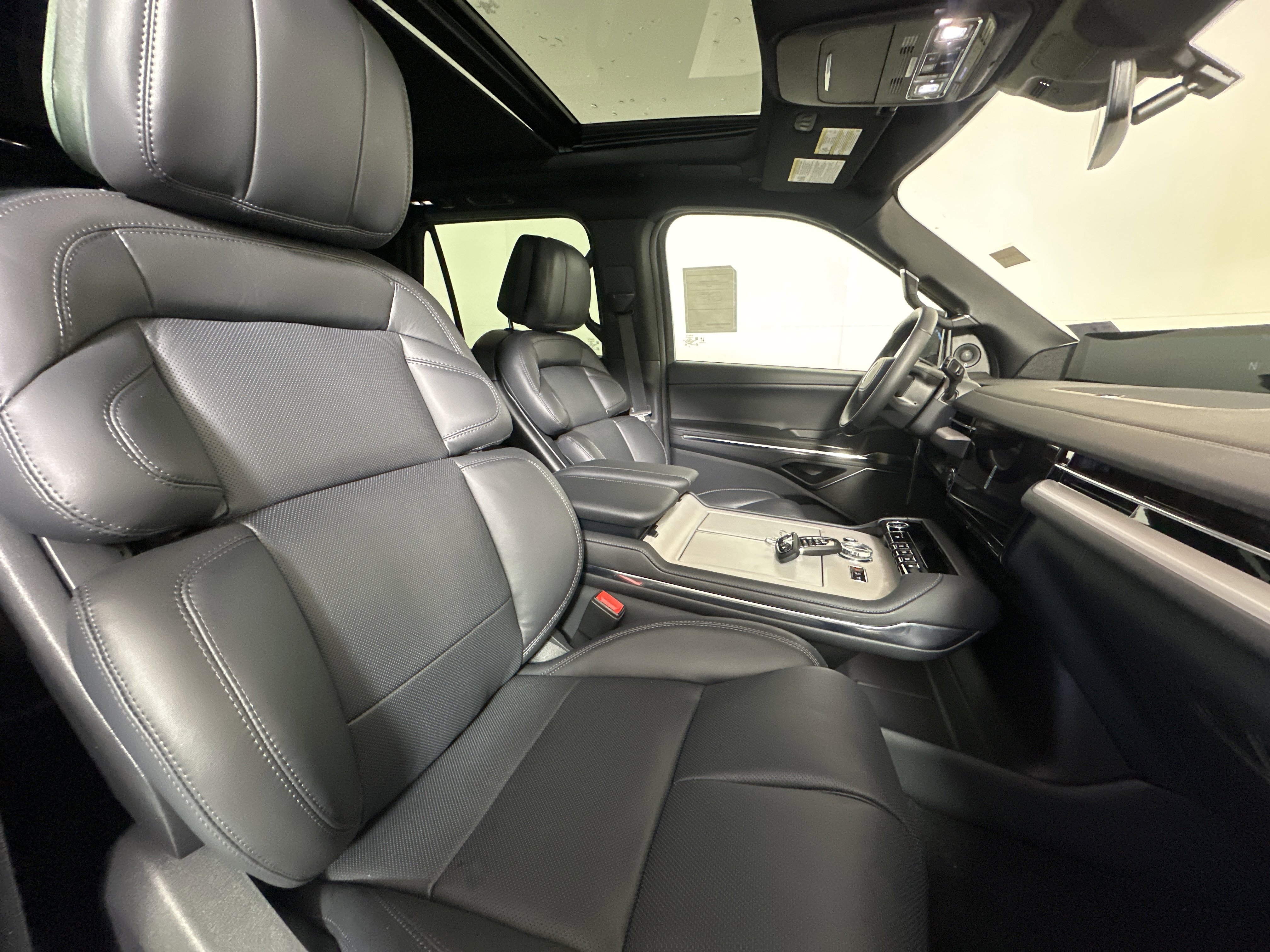 New 2025 Lincoln Navigator L Reserve image 25