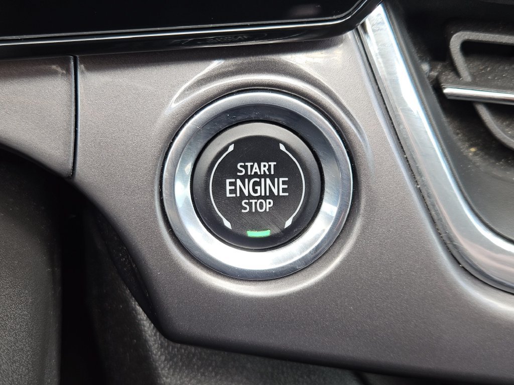 Used 2025 Chevrolet Trax ACTIV FWD image 21
