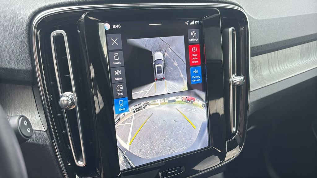 Certified 2026 Volvo XC40 B5 Plus AWD/4WD image 19