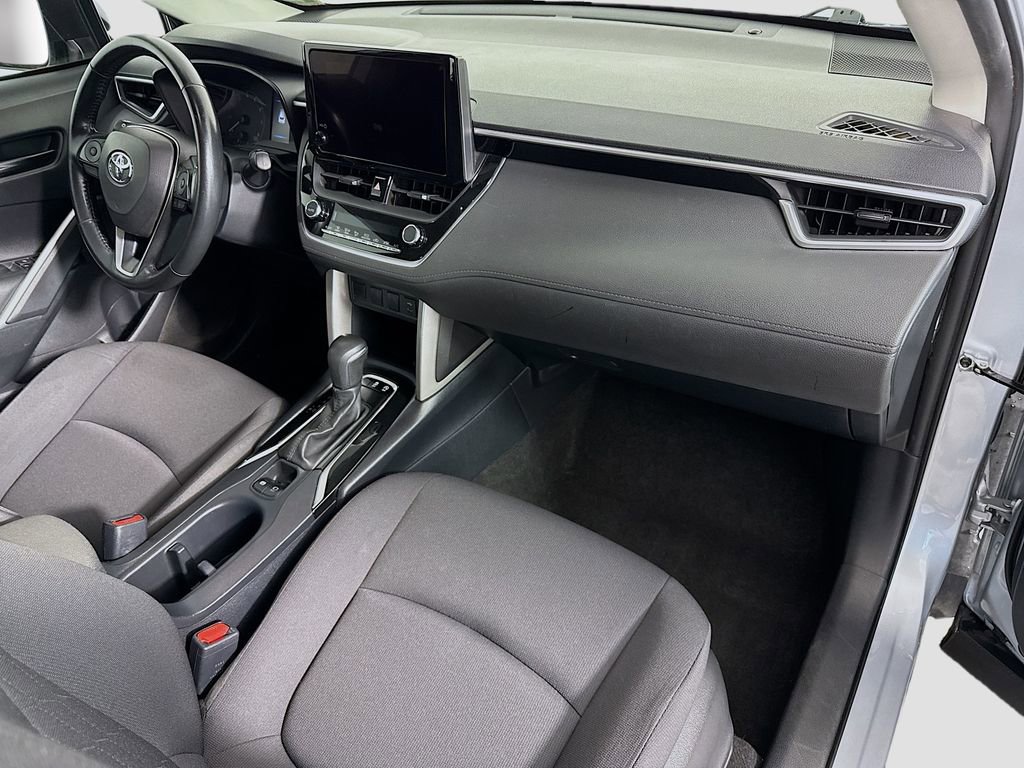 Used 2023 Toyota Corolla Cross LE image 17