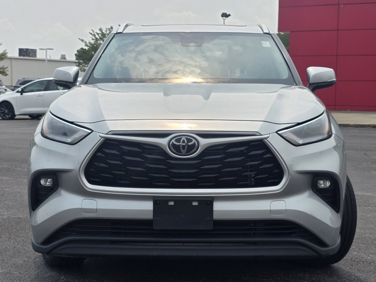 Used 2022 Toyota Highlander XLE FWD image 10