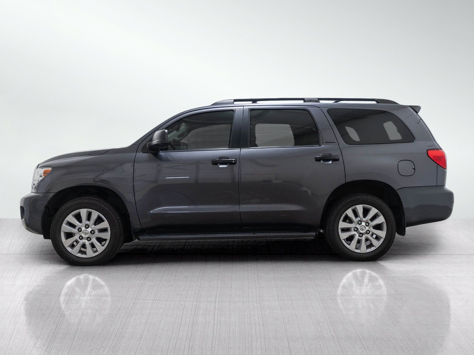Used 2017 Toyota Sequoia Platinum AWD/4WD image 3